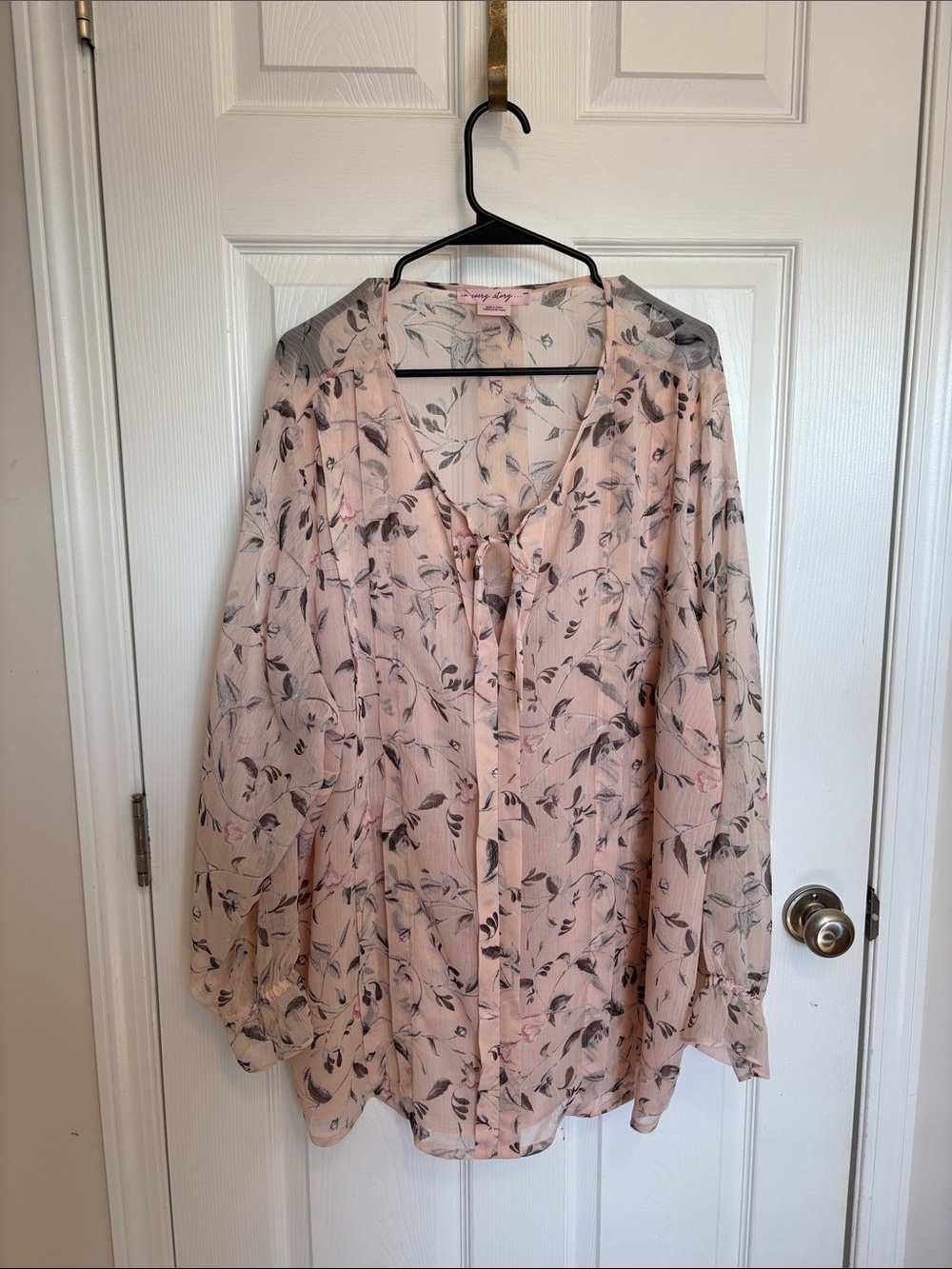 In every story Light Pink Floral Tie-Neck Blouse